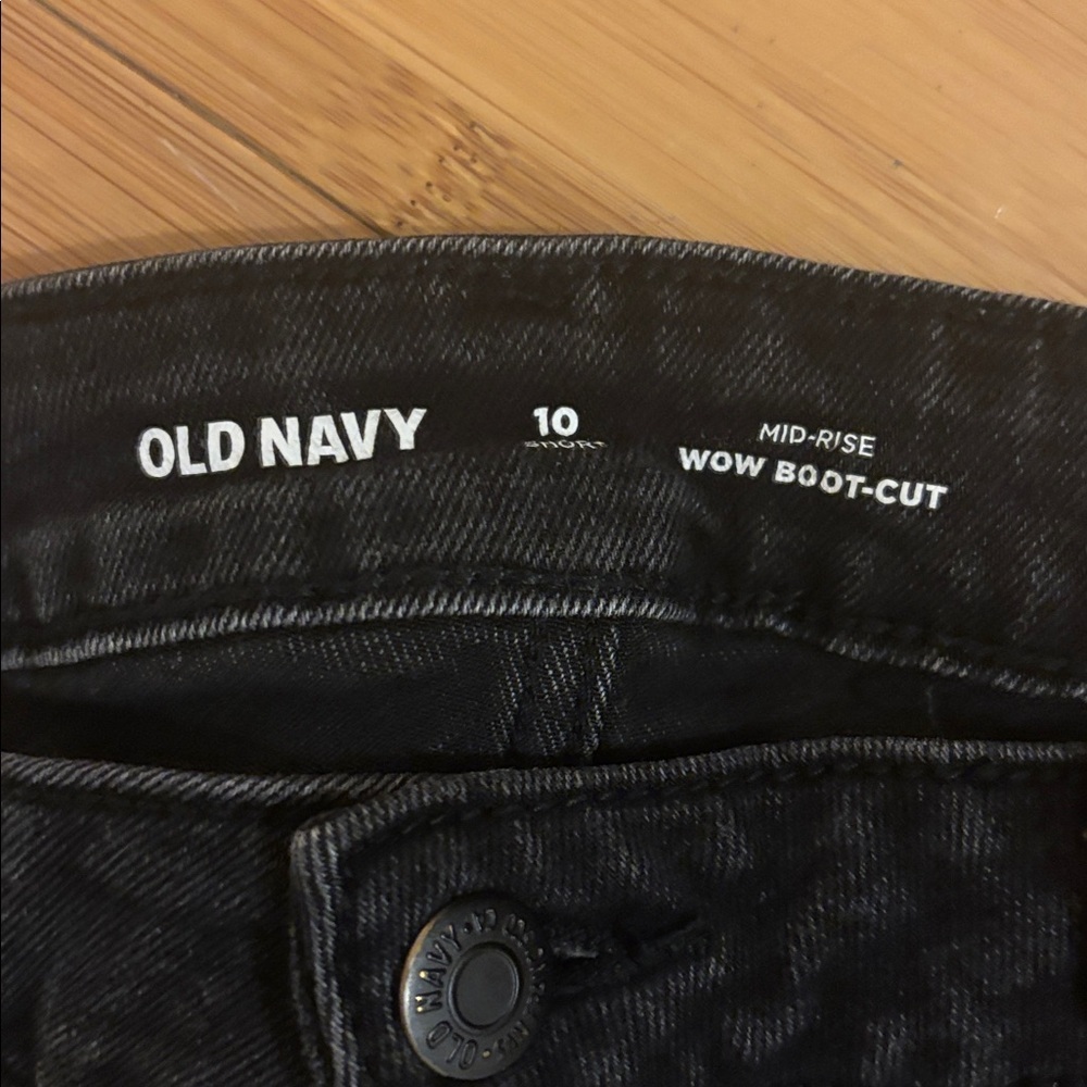 Old Navy Women's Boot Cut Jeans - Black - Picture 2 of 3